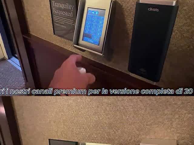 Avventura SEXY in Hotel - ANALE DURO e SQUIRT incredibile con sconosciuto