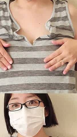 A Married Woman Masturbates in Front of the Mirror