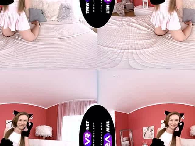 Fluffy Paws On Gentle Pussy; Cute Teen Solo - Sexlikereal