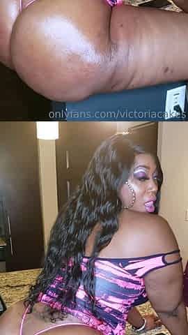 Big boobs webcam babe masturbates and rides her toy