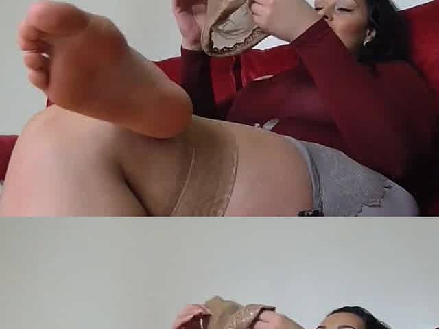 Voluptuous Mature Anastasia Lux Plays With Ample Breast