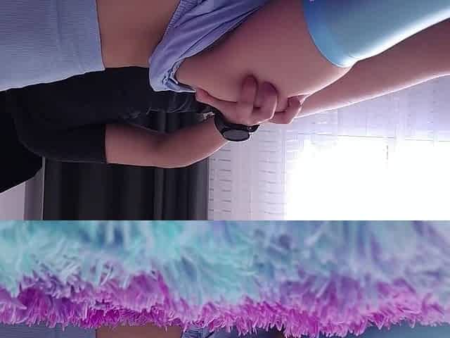 Rubbing teen pussy till massive cumshot all over
