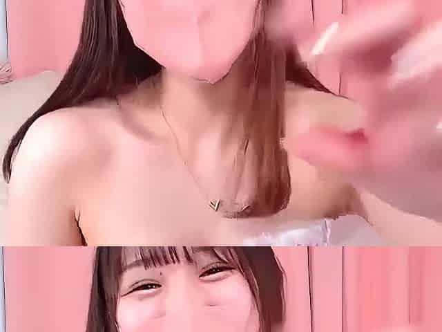 Erotic live chat with cute beautiful girl
