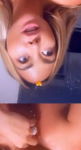Hot amateur teen girl solos masturbation