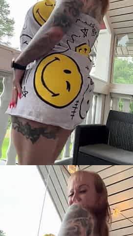 Big boobed babe masturbating
