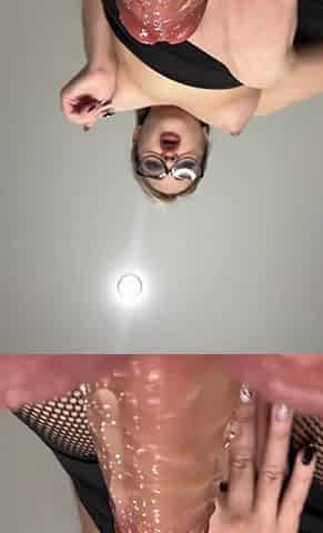 Soaked vagina tastes your rod
