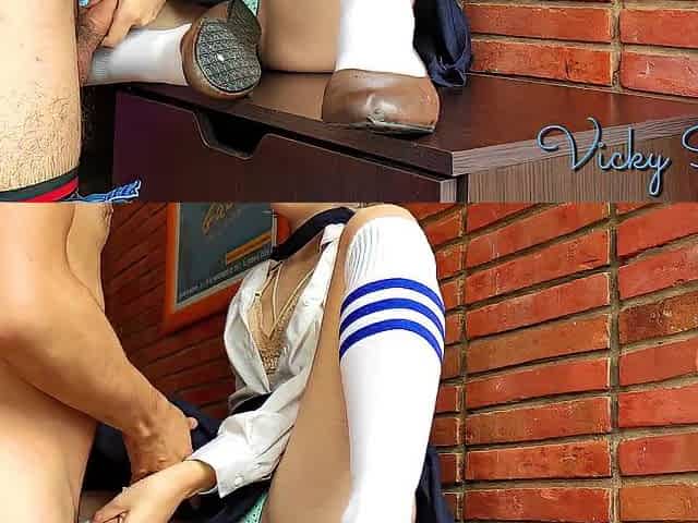 Woman in petticoat and nylons gets impregnation creampie