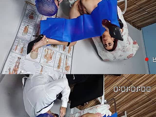 The gynecologist couldn't resist his patient's cunt!