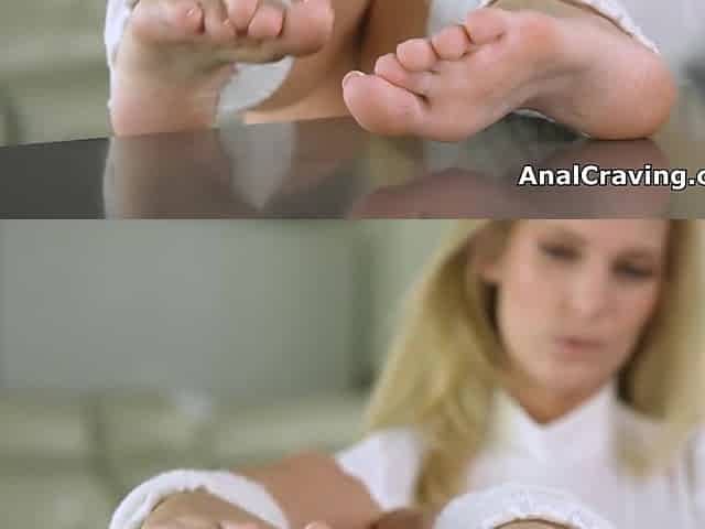 Deepthroat blondie wants her foot and assfuckinged