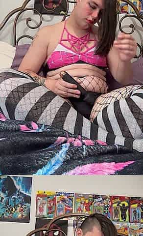 Amateur wench uses recent toy