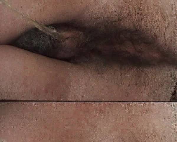 Hardcore babe is wiping her nice pussy