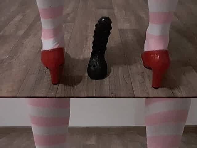 Sissy hunk ride on large ebony sex toy