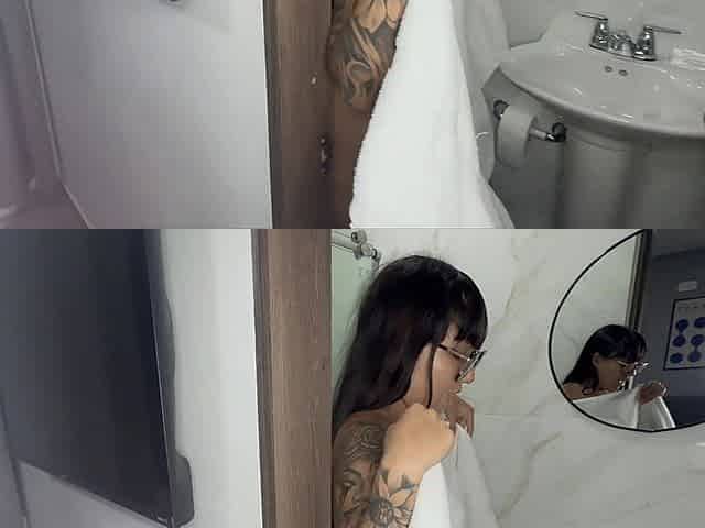 My Sister-in-law Walks Into My Room in a Towel in the Middle of the Night and Starts Jumping on a Big Cock