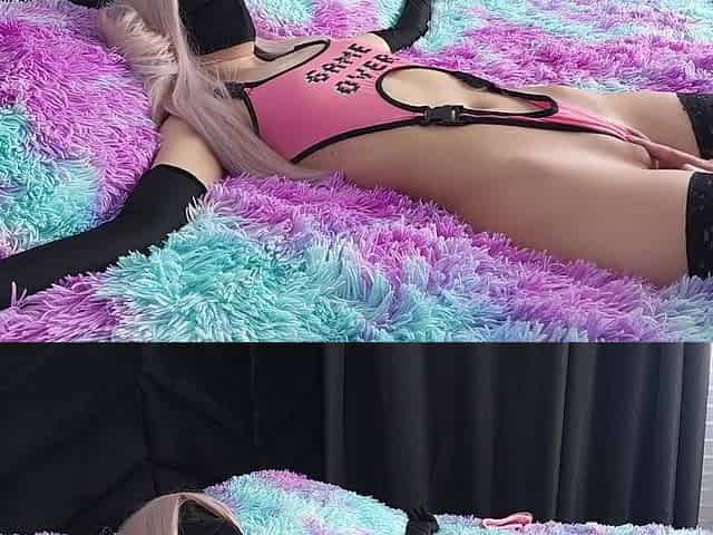 Skinny Girl Loses Control, Cumming Over And Over Again