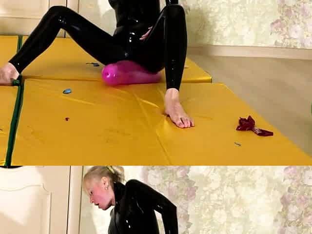 Blonde amateur milf does anal on pov camera 21