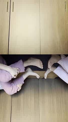 Female Lesbian Foot Wrestling
