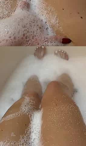 DEEPTHROAT SERVICE IN THE BATHTUB FOR GLEIDYS PUENTES