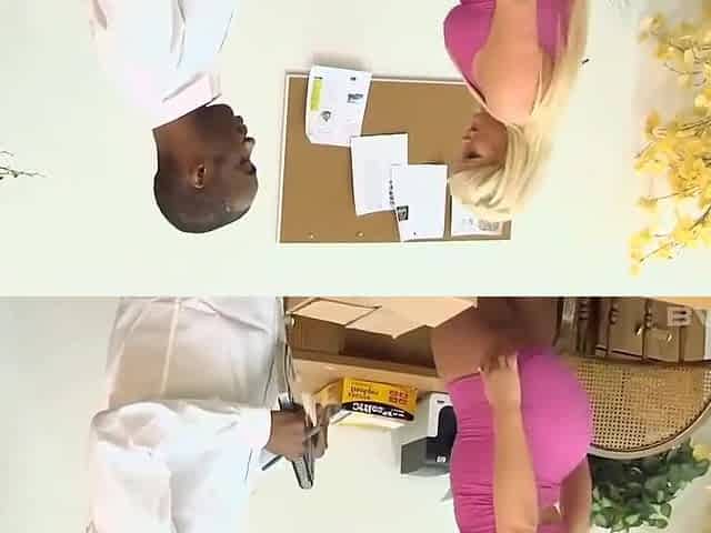 Julie Cash In Backside Bounce - Curvy Trailer