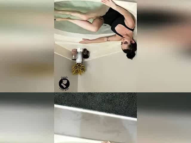 Littlebunnyb - Bunny Striptease In The Tub
