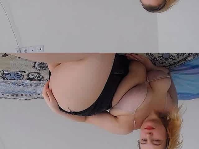 teen gal squese large natural melons
