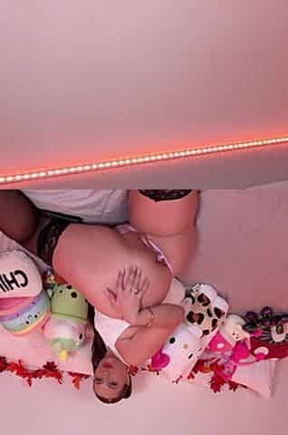 Hawt Striptease and Cunt Play