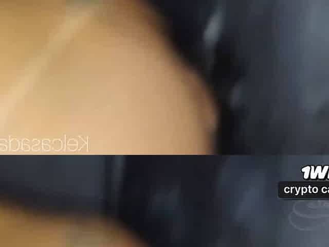Adoro chupar uma rola no GloryHole, ainda mais quando o macho goza na minha boca.