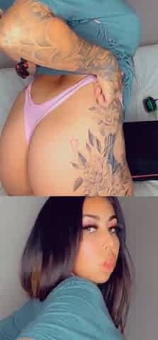 Big ass babe exposes her big boobs