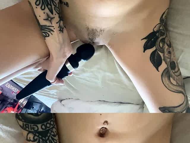Big boobs webcam slut toys her asshole