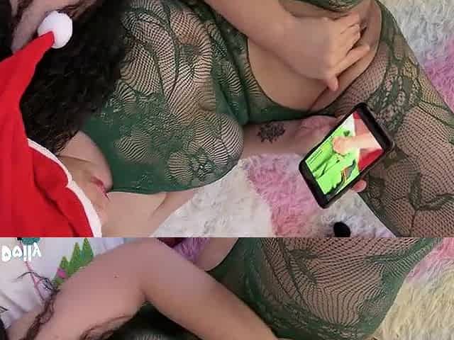 Little elf watches porn whilst on break from Santa's workshop CHRISTMAS SPECIFIC 2025
