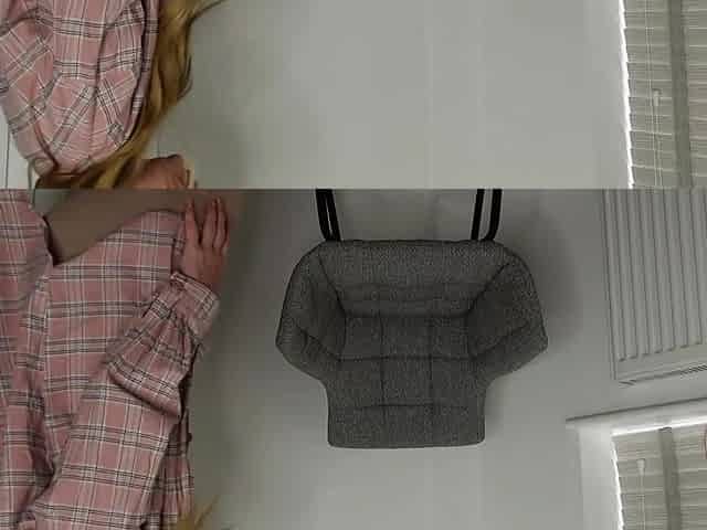 Pissing masturbating babe solo toy play