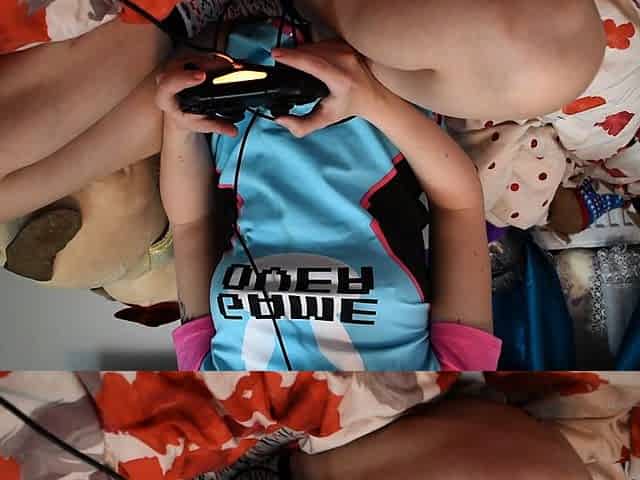 Amateur teen loves toys in her ass