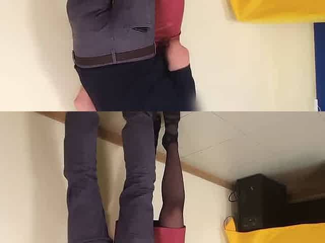 secretaire en cuir baise son boss