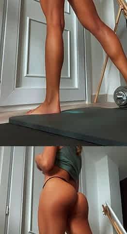 Amateur Webcam Cute Teen Plays Solo with Big Dildo