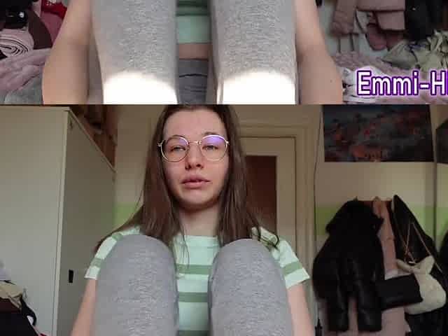 LEGGINS SQUIRT!! 18yo Slender Teen cums in her tights!