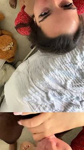 Sexy Slut Gives A Big Cock A Blowjob In The Car