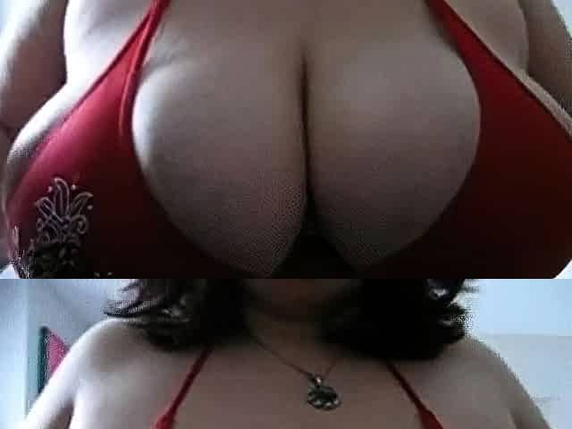 Busty BBW Amateur in Bikini on Webcam