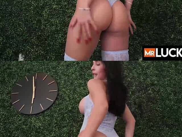 Selina Slayer Enjoys A Twat-Stretching And Mouthful Of Knob