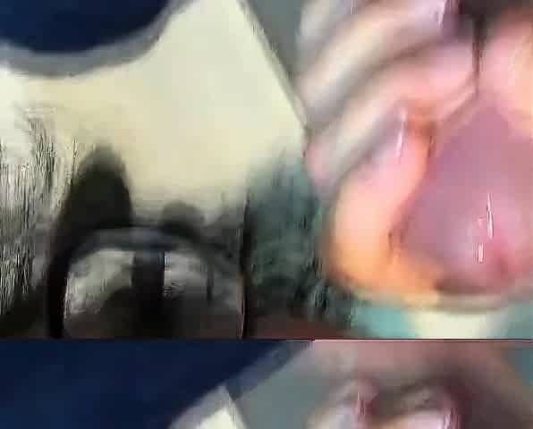 Big-Tit Danish MILF Giver Blowjob i det offentlige stormagas