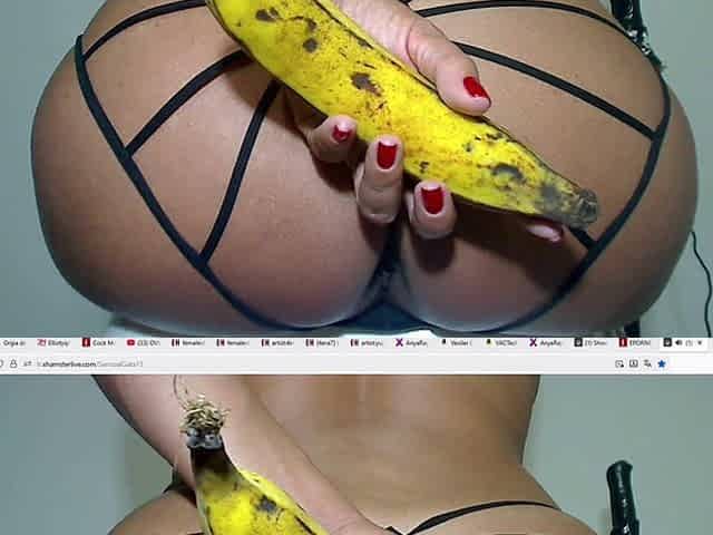 Passionate big ass enjoys sensual giant bum with homemade