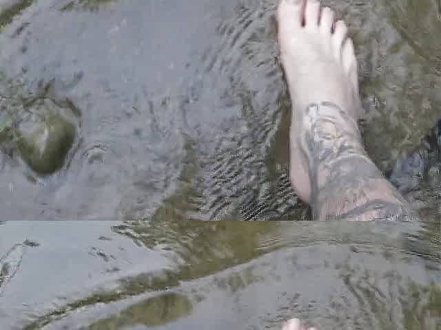 Pleasure sounds with feet