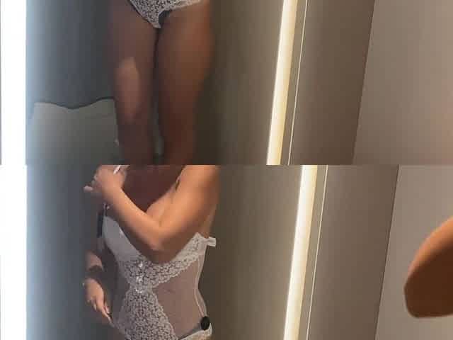 Quickie public in sweethearts changing room