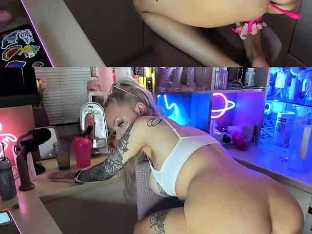 Hot Blonde Babe Solo Masturbation