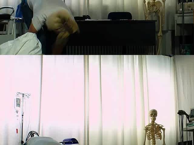 German stepbrother fucks his stepsister in the doctor's room