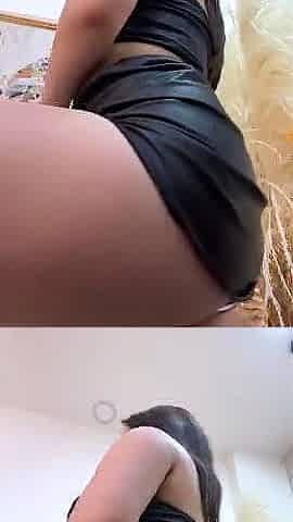 Big boob brunette masturbates on webcam