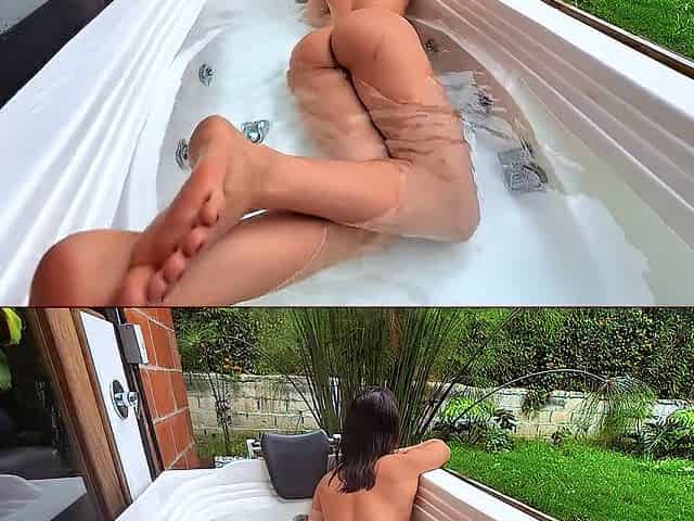Look what my most good ally has, how could I say no to him? That guy makes me cum with each thrust