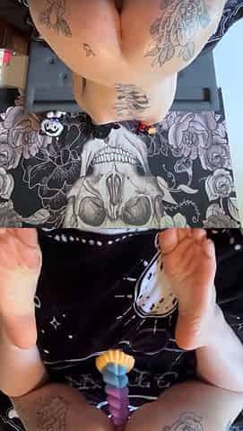 Hot amateur webcam teen masturbates for their fans