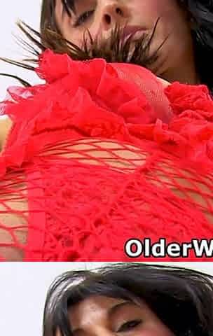 British MILF Lelani Just Loves That Stuffed Feeling