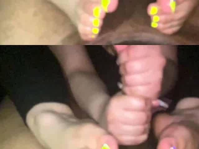 Amateur Foot Fetish Girlfriend Sucks and gives a Footjob