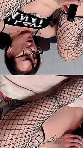 Horny Slut Cums Like a Crazy