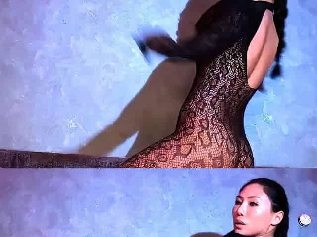Wet tattooed raven babe Sahron with big boobs masturbates
